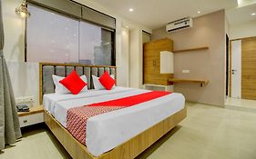 Super Collection O Kesar Inn Banquet & Lodging